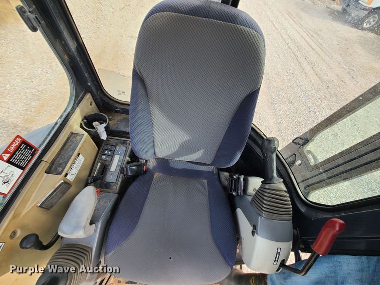 image for item JG9537 2010 John Deere 27D  mini excavator