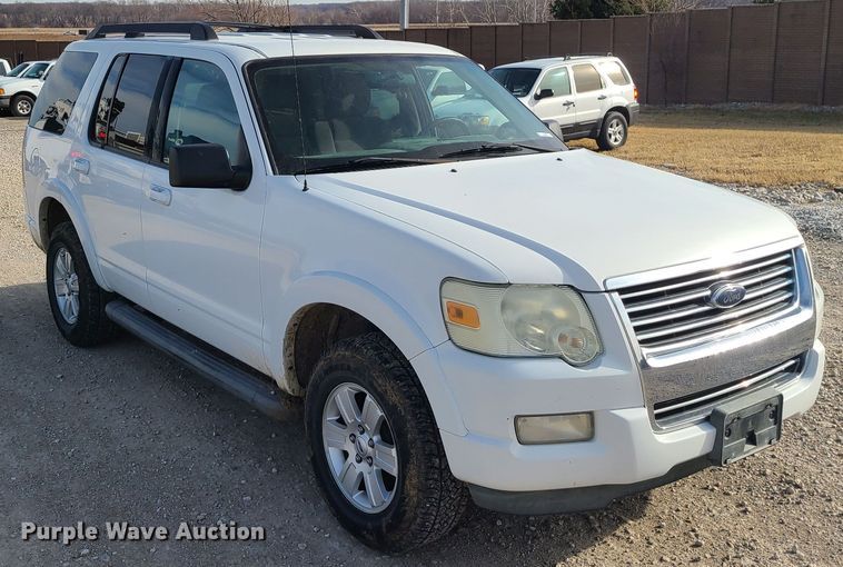 image for item JG9538 2010 Ford Explorer XLT  SUV