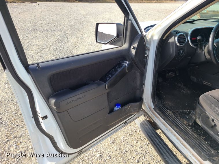 image for item JG9538 2010 Ford Explorer XLT  SUV