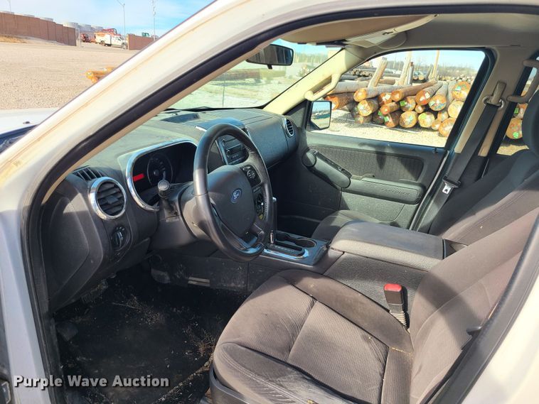 image for item JG9538 2010 Ford Explorer XLT  SUV