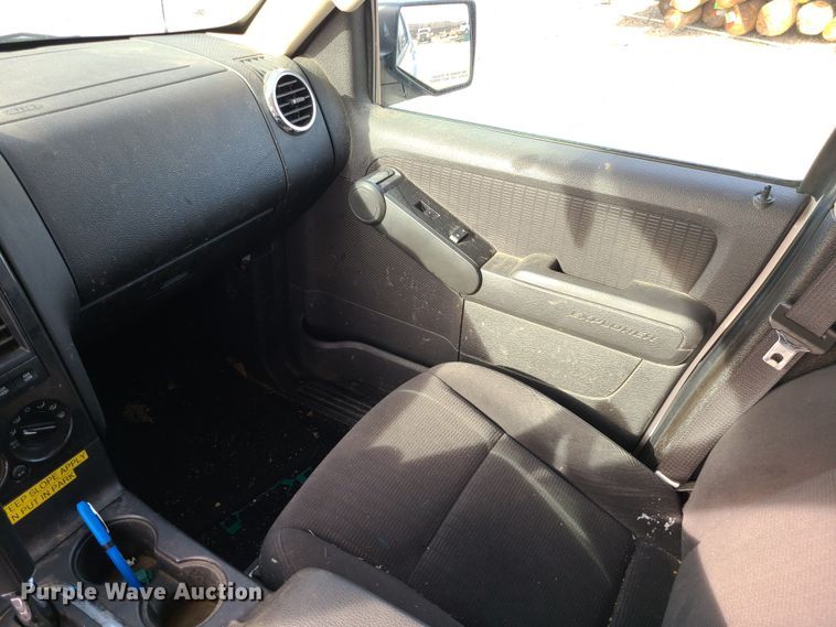 image for item JG9538 2010 Ford Explorer XLT  SUV