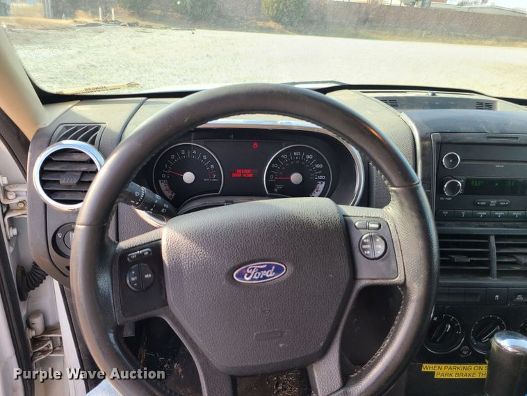 image for item JG9538 2010 Ford Explorer XLT  SUV