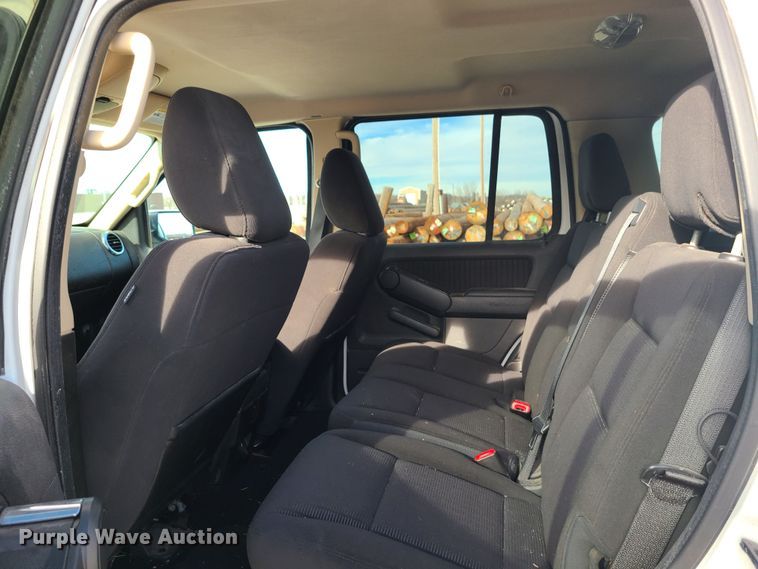 image for item JG9538 2010 Ford Explorer XLT  SUV