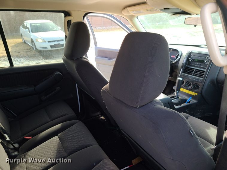 image for item JG9538 2010 Ford Explorer XLT  SUV