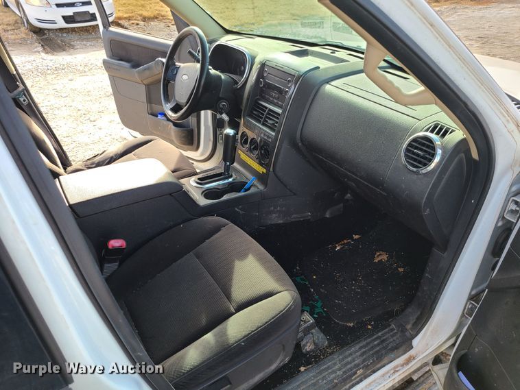 image for item JG9538 2010 Ford Explorer XLT  SUV