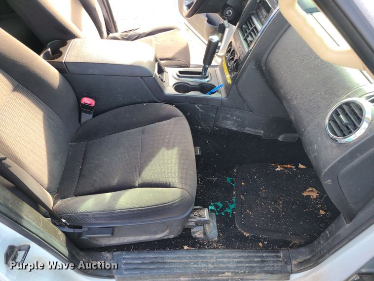 image for item JG9538 2010 Ford Explorer XLT  SUV