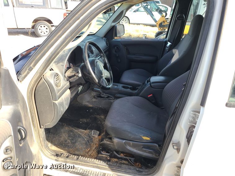 image for item JG9539 2002 Jeep Liberty  SUV