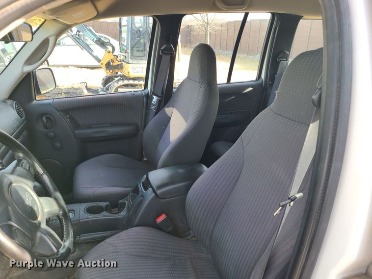 image for item JG9539 2002 Jeep Liberty  SUV