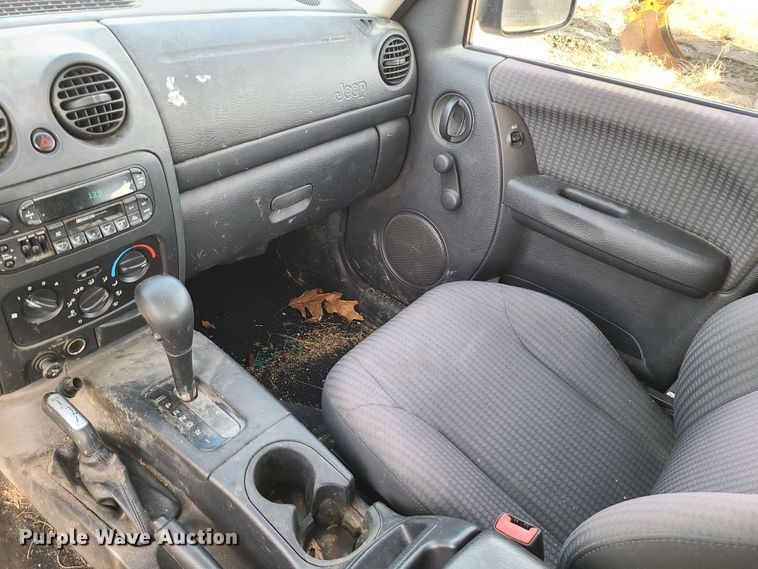 image for item JG9539 2002 Jeep Liberty  SUV