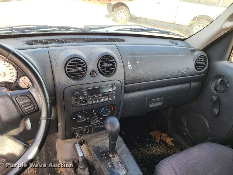 image for item JG9539 2002 Jeep Liberty  SUV