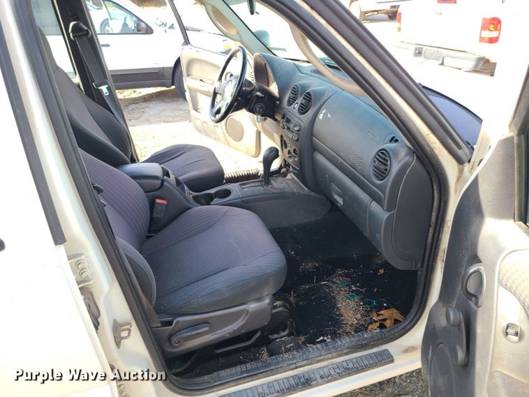 image for item JG9539 2002 Jeep Liberty  SUV