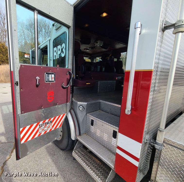 image for item JG9551 2007 Sutphen  fire truck