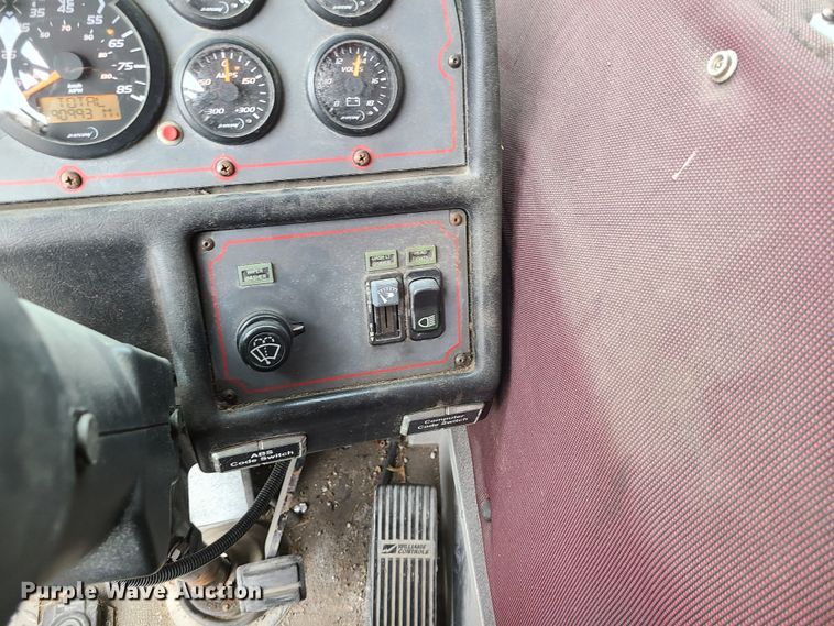 image for item JG9551 2007 Sutphen  fire truck