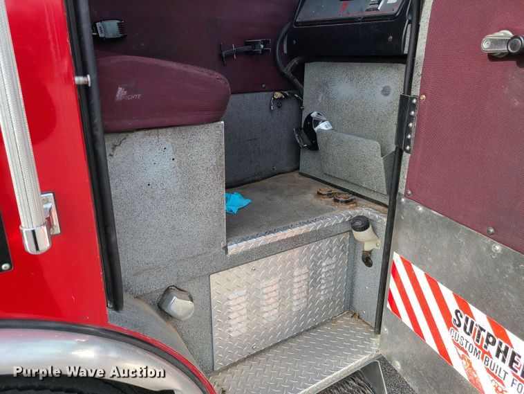 image for item JG9551 2007 Sutphen  fire truck