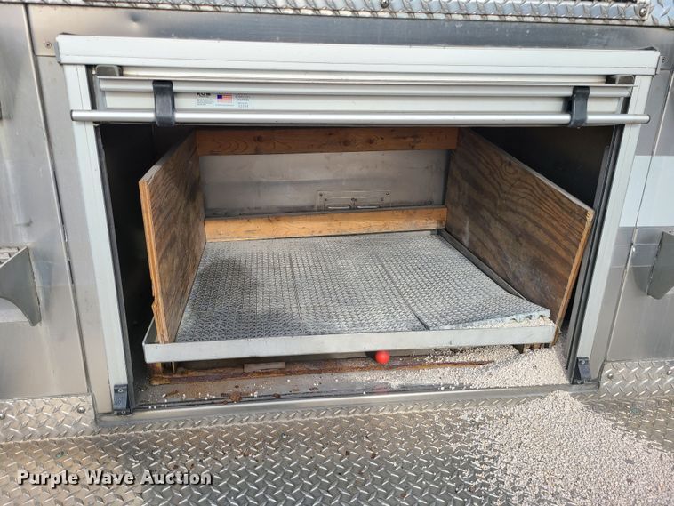 image for item JG9551 2007 Sutphen  fire truck