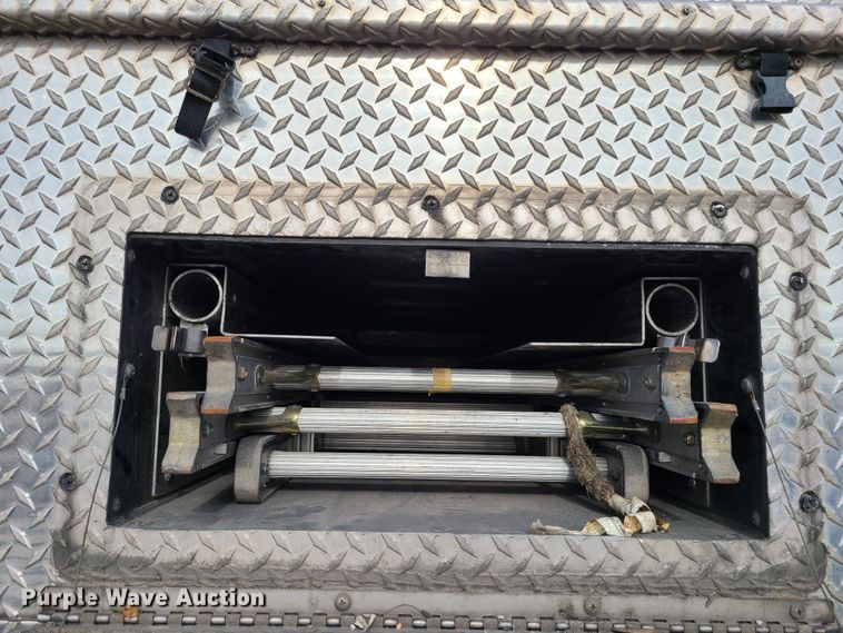 image for item JG9551 2007 Sutphen  fire truck