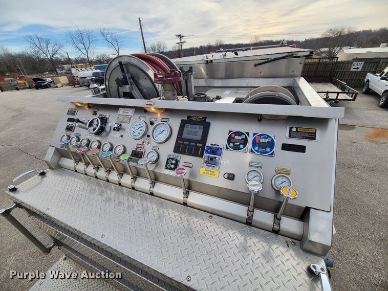 image for item JG9551 2007 Sutphen  fire truck