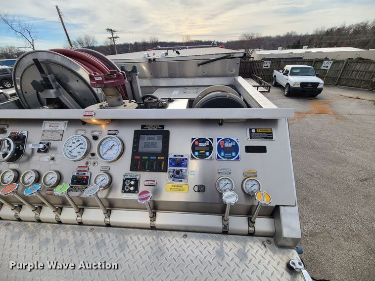 image for item JG9551 2007 Sutphen  fire truck