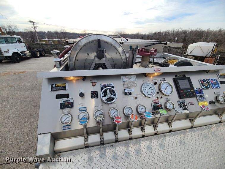 image for item JG9551 2007 Sutphen  fire truck