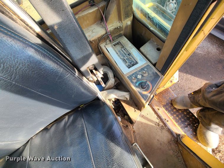 image for item JG9554 1991 Caterpillar 926E  wheel loader