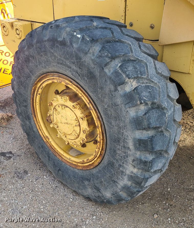 image for item JG9554 1991 Caterpillar 926E  wheel loader