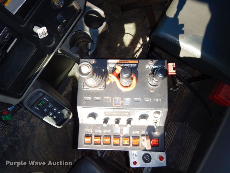 image for item JK9154 2008 International WorkStar 7300  dump truck