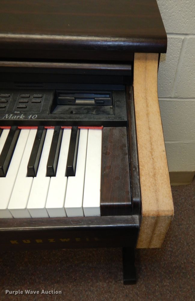 image for item JQ9941 Kurzweil Mark 10  digital piano