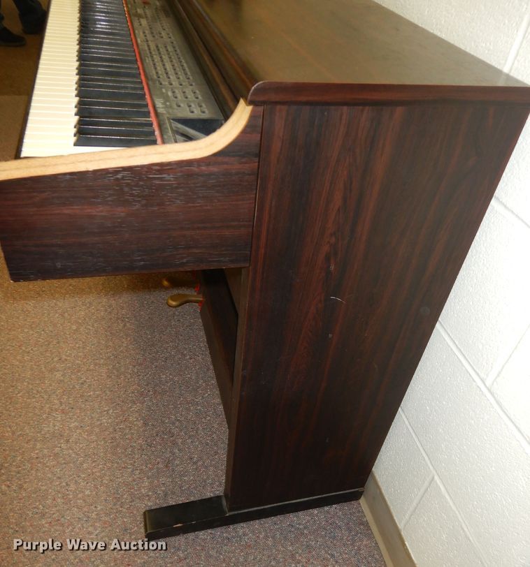 image for item JQ9941 Kurzweil Mark 10  digital piano