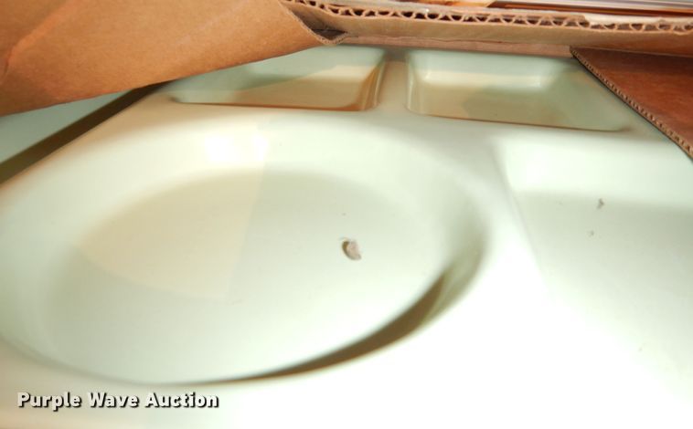 image for item JQ9943 Approximately 400 compartment trays