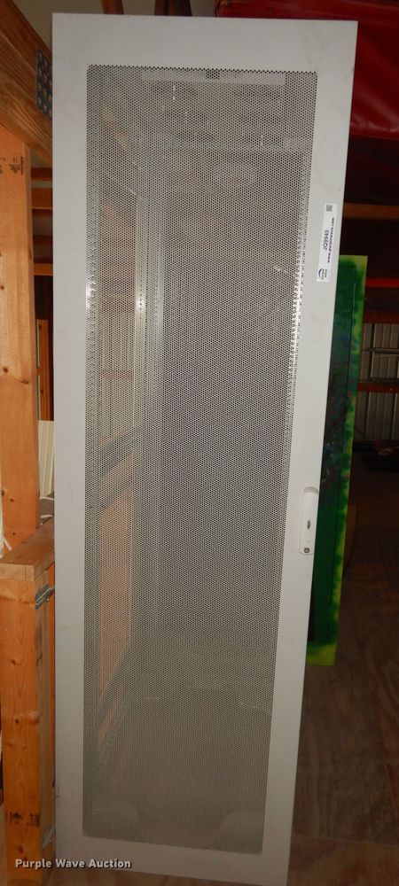 image for item JQ9945 Compaq  server rack