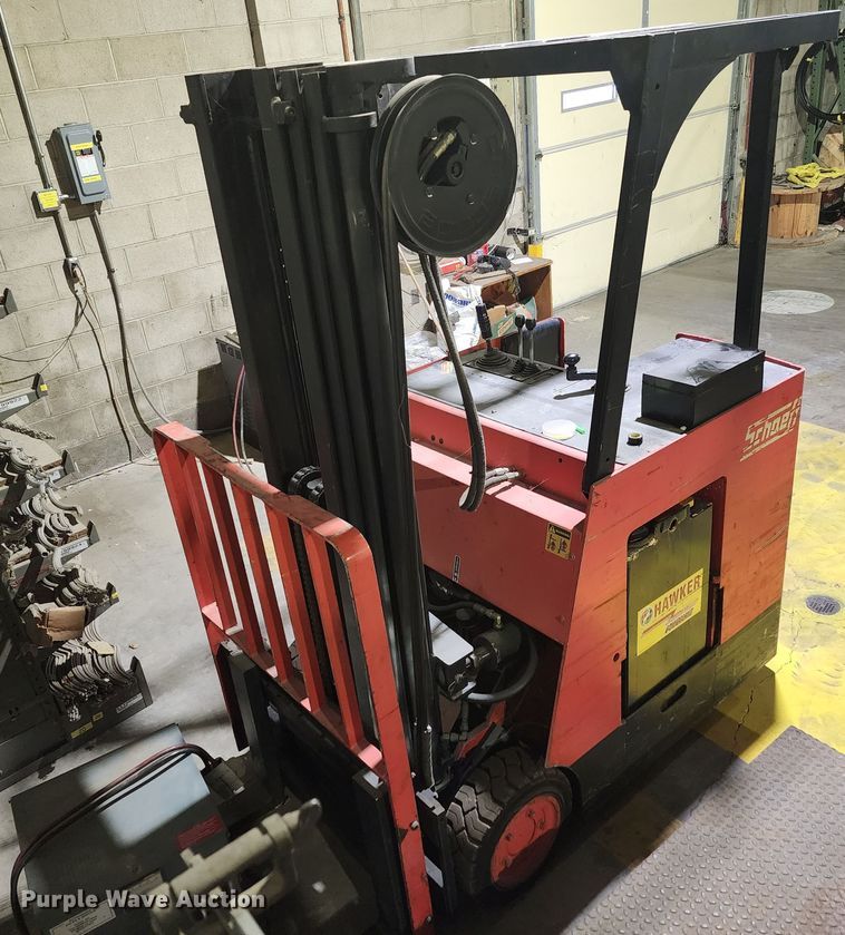 image for item JW9781 Schaeff C30MRF36T189  forklift