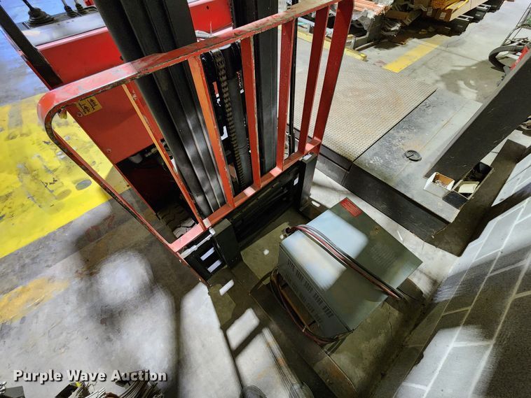 image for item JW9781 Schaeff C30MRF36T189  forklift