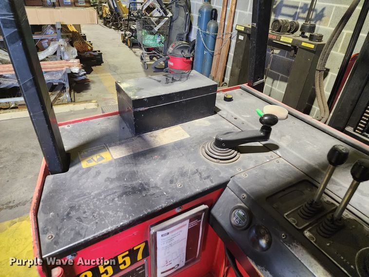 image for item JW9781 Schaeff C30MRF36T189  forklift