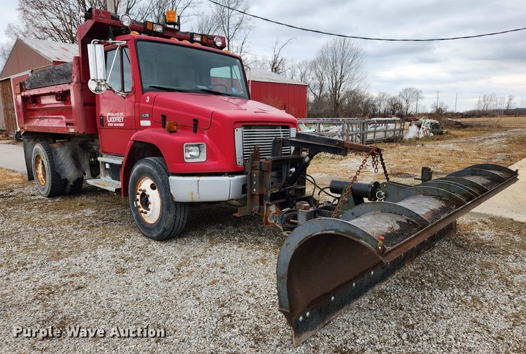 image for item KT9488 2001 Freightliner FL70  dump truck