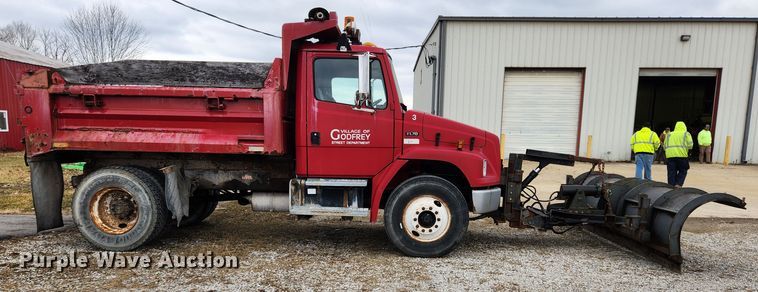 image for item KT9488 2001 Freightliner FL70  dump truck