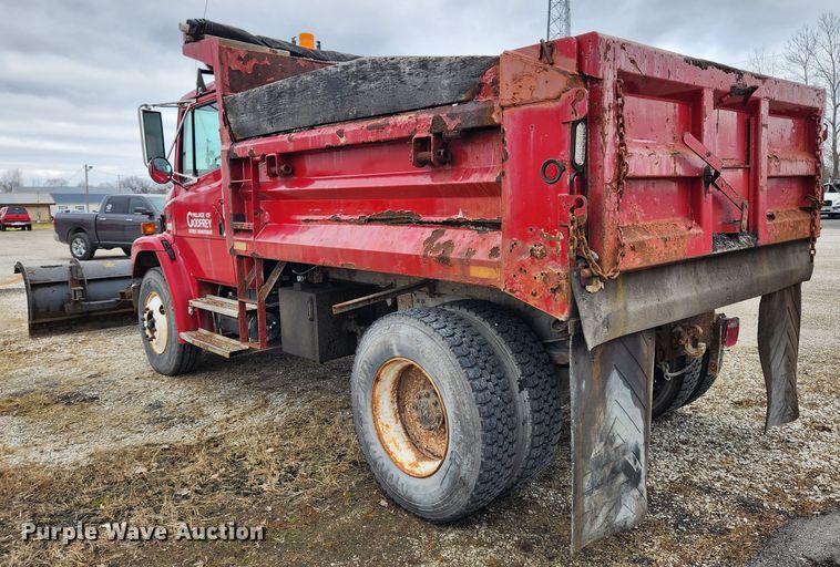 image for item KT9488 2001 Freightliner FL70  dump truck