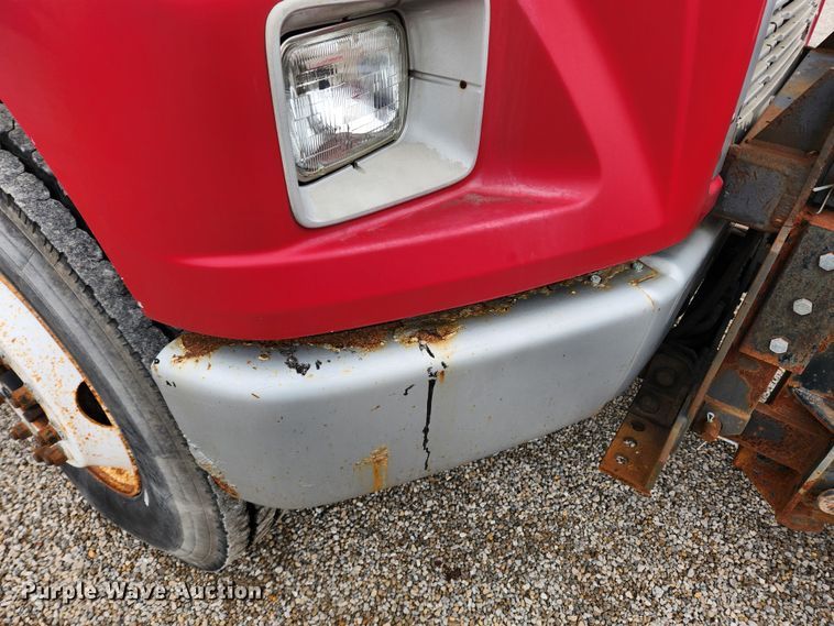 image for item KT9488 2001 Freightliner FL70  dump truck