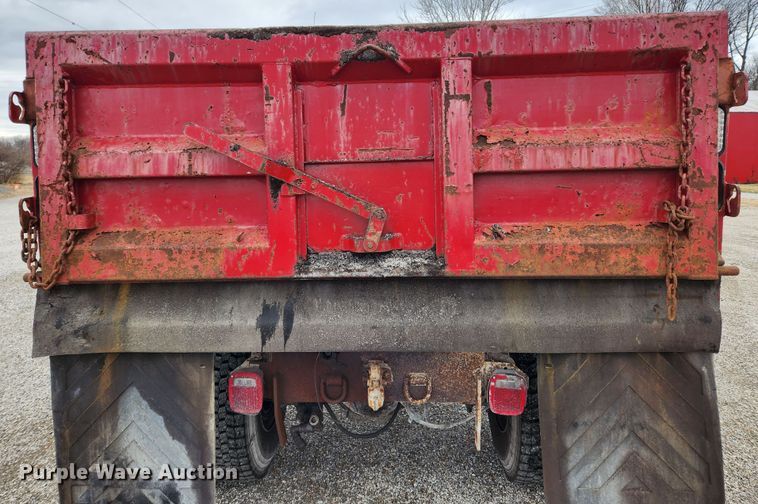 image for item KT9488 2001 Freightliner FL70  dump truck