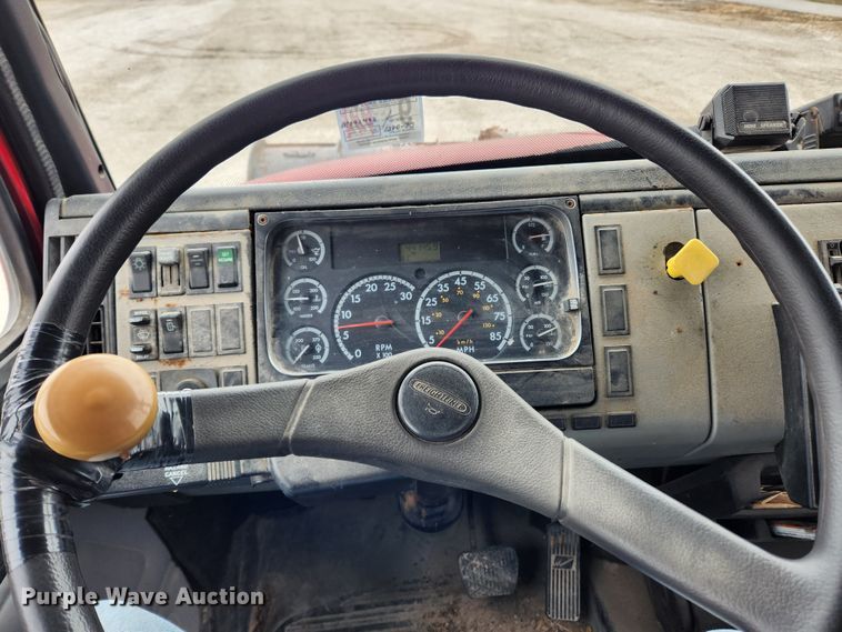 image for item KT9488 2001 Freightliner FL70  dump truck