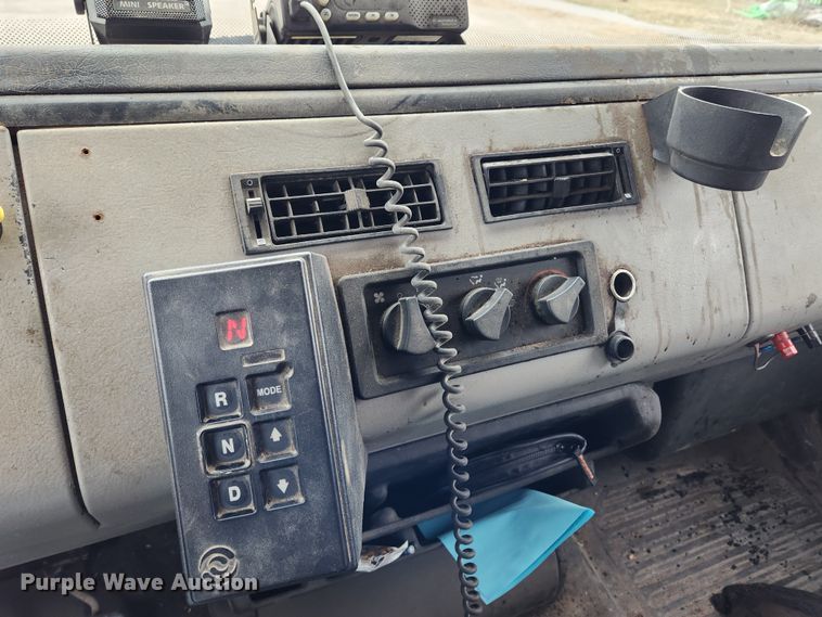 image for item KT9488 2001 Freightliner FL70  dump truck