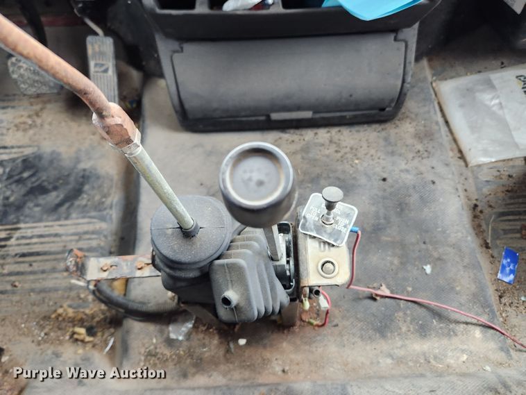 image for item KT9488 2001 Freightliner FL70  dump truck