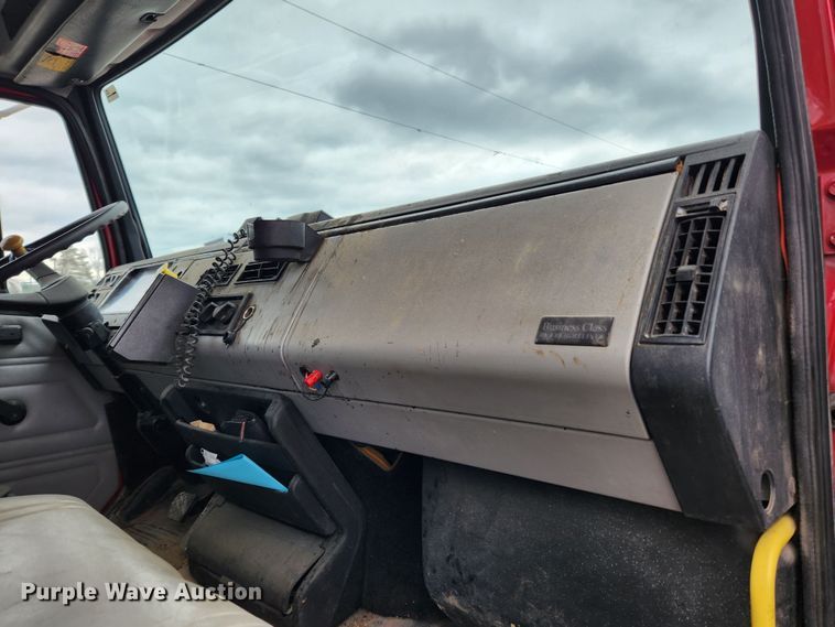 image for item KT9488 2001 Freightliner FL70  dump truck