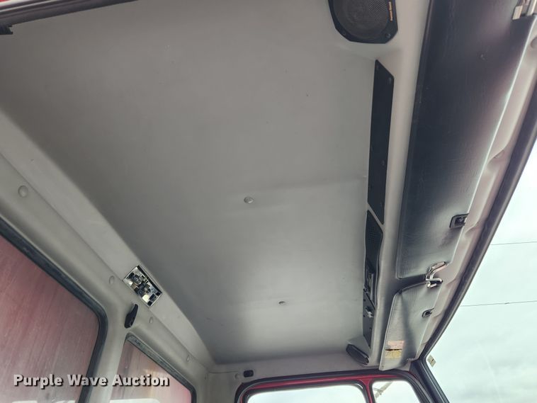 image for item KT9488 2001 Freightliner FL70  dump truck