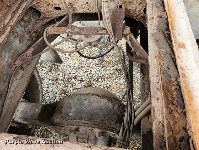 image for item KT9488 2001 Freightliner FL70  dump truck