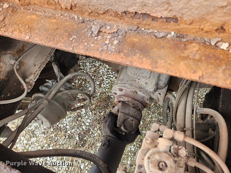 image for item KT9488 2001 Freightliner FL70  dump truck