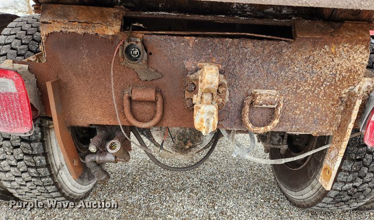 image for item KT9488 2001 Freightliner FL70  dump truck