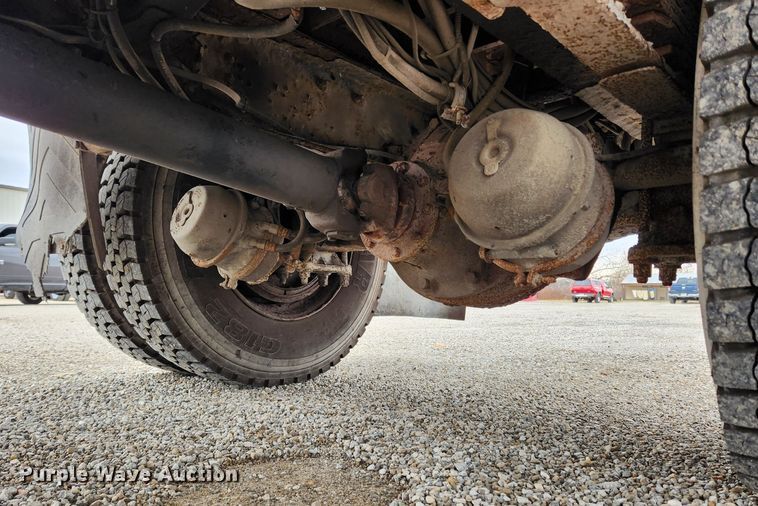 image for item KT9488 2001 Freightliner FL70  dump truck