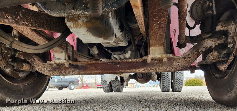 image for item KT9488 2001 Freightliner FL70  dump truck