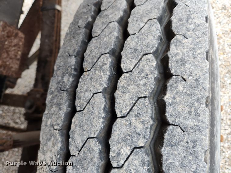 image for item KT9488 2001 Freightliner FL70  dump truck