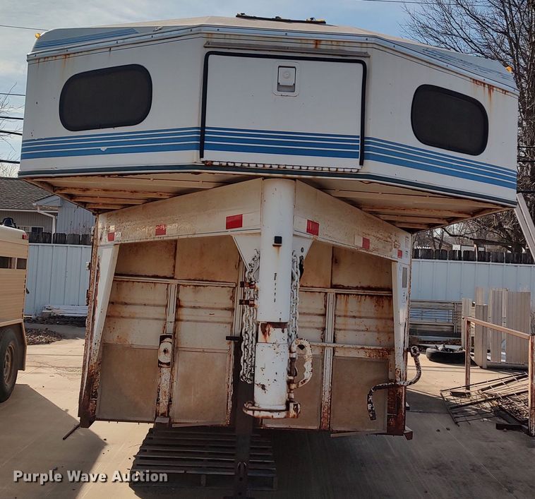 image for item LK9528 1997 Titan  livestock trailer